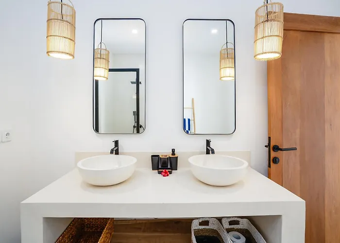 Valentina - Luxury 2br With Pool And Rooftop In Quiet Area Of * チャングー