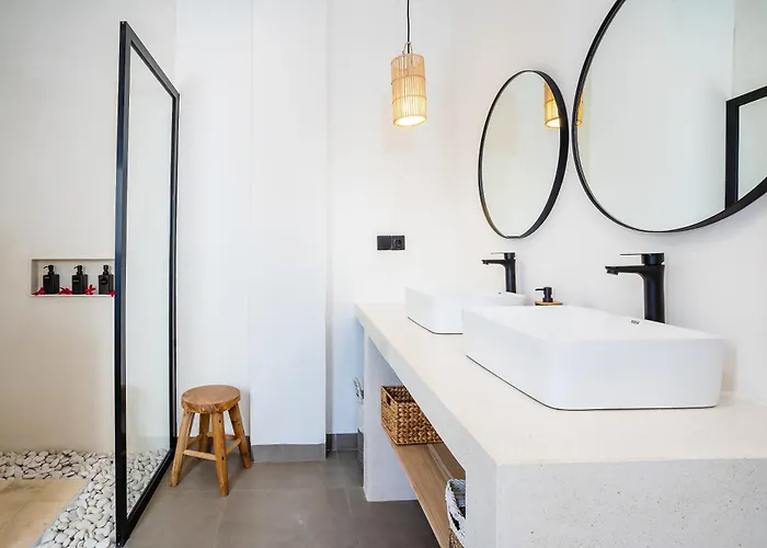 Valentina - Luxury 2br With Pool And Rooftop In Quiet Area Of ヴィラ