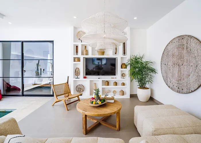 Valentina - Luxury 2br With Pool And Rooftop In Quiet Area Of チャングー